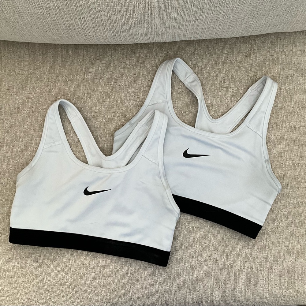 GUC 2 Small Women’s Small Nike Pro Swoosh Sports Bras